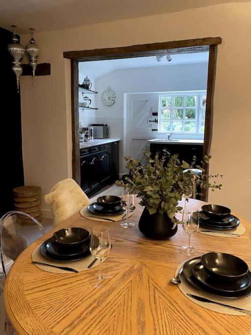 Entire Georgian Luxury Home - 3 Storey- High St Henley-In-Arden -Two Bedrooms-Sleeps 4 Extérieur photo