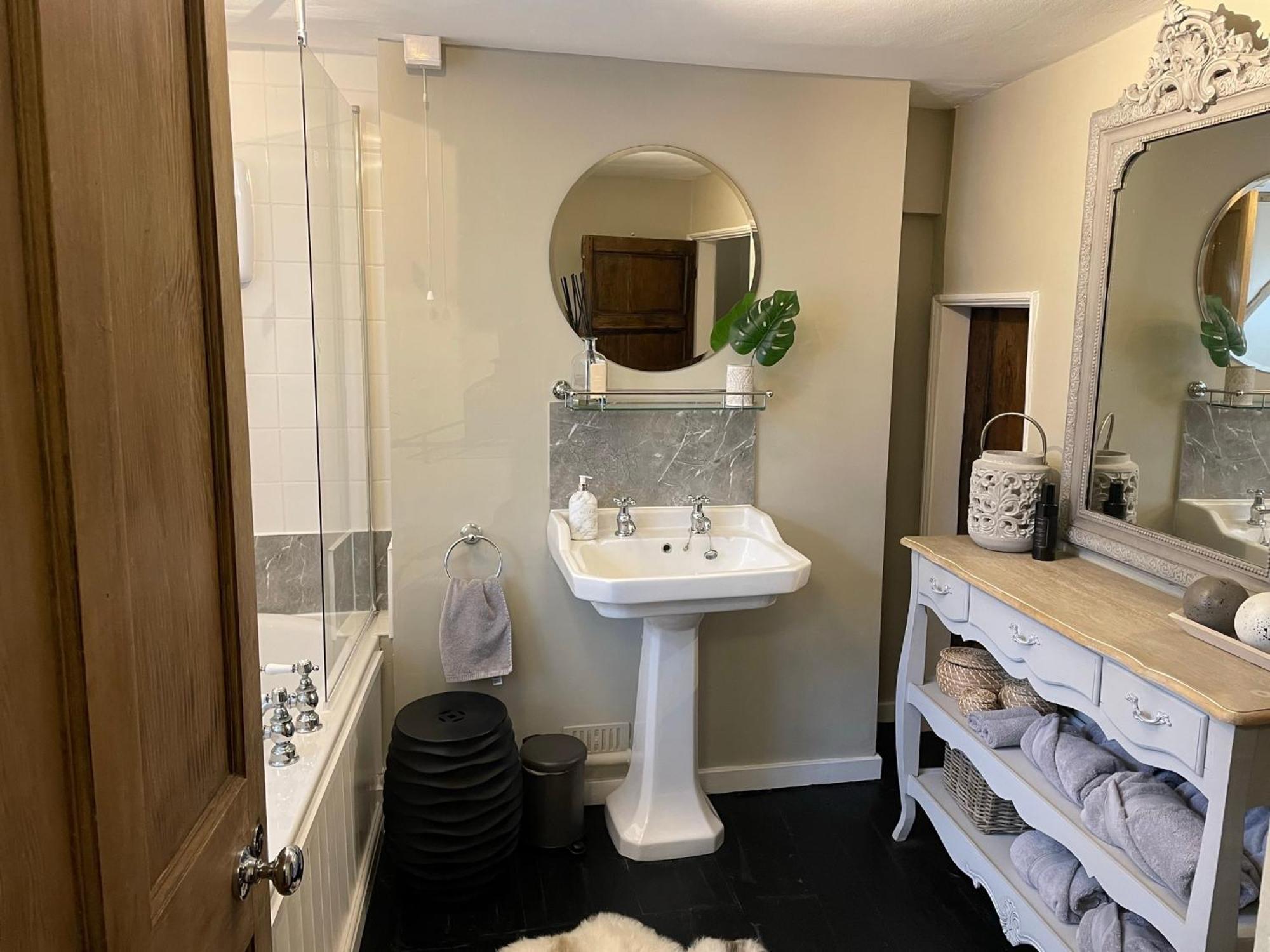 Entire Georgian Luxury Home - 3 Storey- High St Henley-In-Arden -Two Bedrooms-Sleeps 4 Extérieur photo