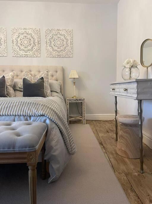 Entire Georgian Luxury Home - 3 Storey- High St Henley-In-Arden -Two Bedrooms-Sleeps 4 Extérieur photo