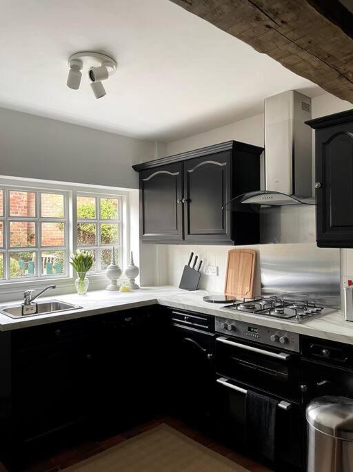 Entire Georgian Luxury Home - 3 Storey- High St Henley-In-Arden -Two Bedrooms-Sleeps 4 Extérieur photo