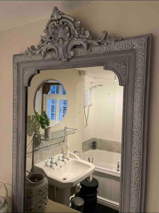 Entire Georgian Luxury Home - 3 Storey- High St Henley-In-Arden -Two Bedrooms-Sleeps 4 Extérieur photo